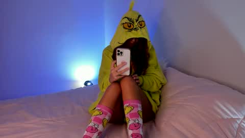 n1rvanamoon online show from December 5, 3:37 am