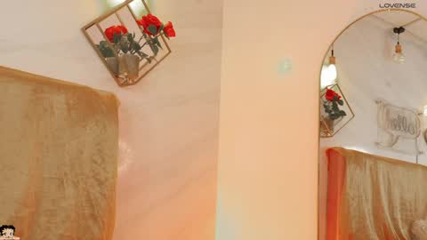 naamah_b online show from April 14, 3:29 pm