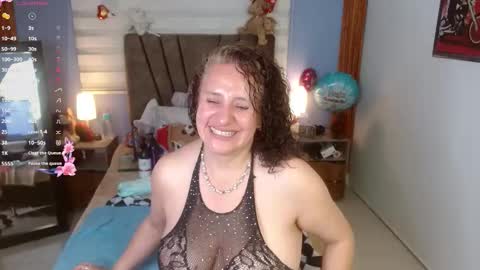 nadia_84 online show from September 15, 12:05 pm