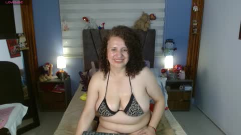 nadia_84 online show from December 19, 10:06 pm