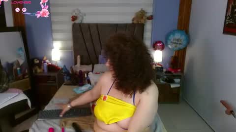 nadia_84 online show from June 23, 7:45 pm