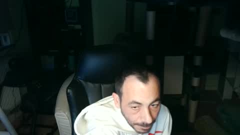 Snapshot of nadine0815 chatting on February 11, 8:42 pm Mario online show from February 11, 8:42 pm