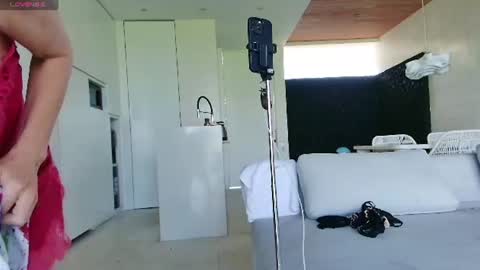 Snapshot of nadyabasinger chatting on June 19, 1:43 am nadyabasinger online show from June 19, 1:43 am