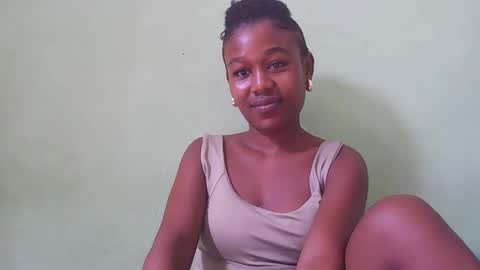 nah296652 online show from April 7, 6:58 am