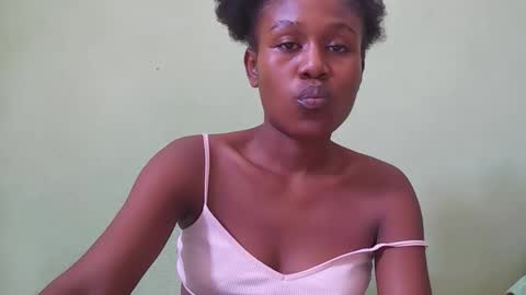 nah296652 online show from April 10, 7:02 am