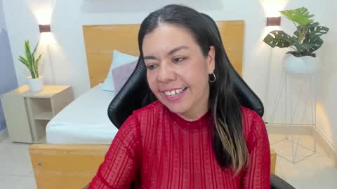 N A H I A online show from February 8, 6:01 am