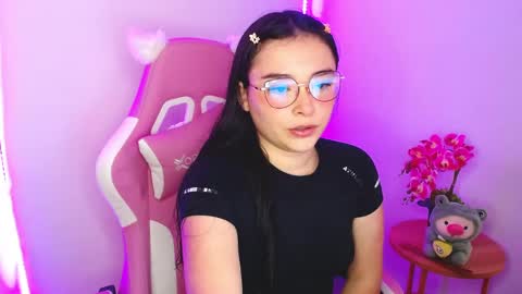 Snapshot of nahia__1 chatting on May 28, 3:31 pm Nahia online show from May 28, 3:31 pm
