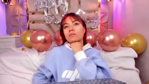 Snapshot of nahia_low chatting on December 23, 8:44 am  Valeria  online show from December 23, 8:44 am