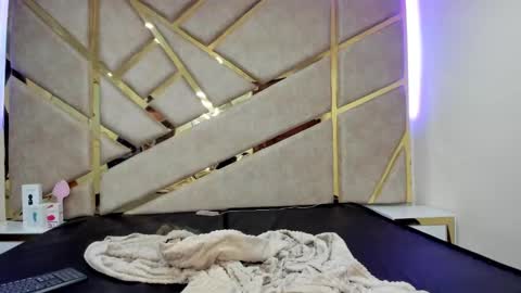 Snapshot of nahia_low chatting on March 12, 10:37 am  Valeria  online show from March 12, 10:37 am