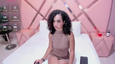 Snapshot of nahiaragray chatting on September 26, 8:57 pm Nahiara Gray online show from September 26, 8:57 pm