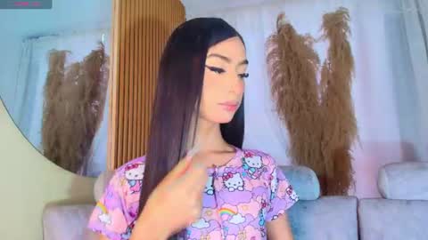 Snapshot of nahiavictoria chatting on June 27, 11:26 am NahiaVictoria online show from June 27, 11:26 am