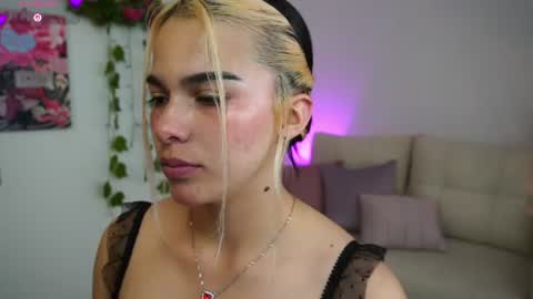 Snapshot of naho_4269 chatting on June 13, 4:49 pm Naho Sigueme en mis Redes Sociales Follow me on my social networks online show from June 13, 4:49 pm