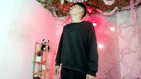 nahomi_hot2002 online show from May 11, 12:22 pm
