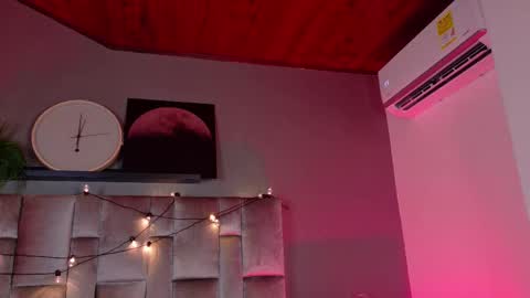  VICTORIA  online show from February 3, 7:41 pm