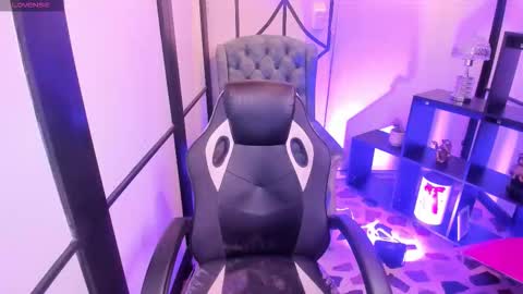 Nahomi online show from January 7, 3:53 am