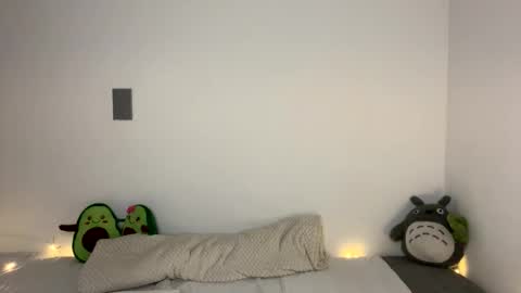 nahomy online show from March 26, 2:44 pm