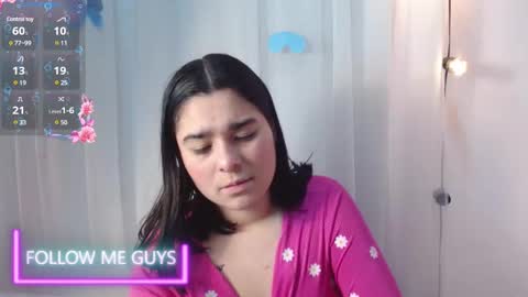 Snapshot of nahomy_larsen chatting on December 17, 2:00 pm Nahomy online show from December 17, 2:00 pm