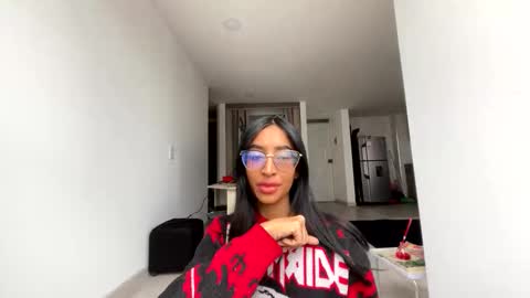 Nahomy  online show from December 21, 8:49 pm