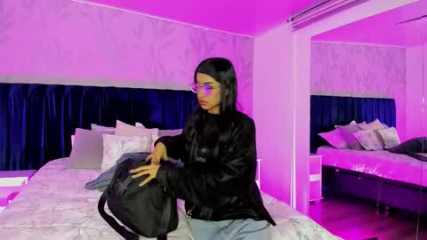 Nahomy  online show from December 23, 11:08 am