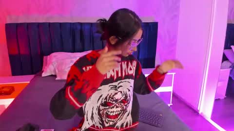 Nahomy  online show from January 6, 11:03 am