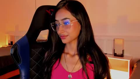 Nahomy  online show from January 16, 11:36 am