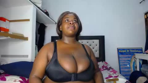 Snapshot of nahybig_boobs chatting on July 23, 2:20 am Karatbby online show from July 23, 2:20 am