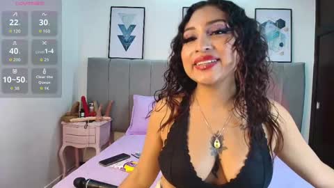 Naia online show from September 12, 7:58 pm