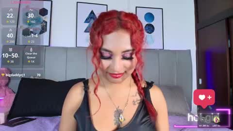 Naia online show from November 6, 7:37 pm