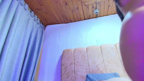 Naia x online show from March 5, 11:01 pm