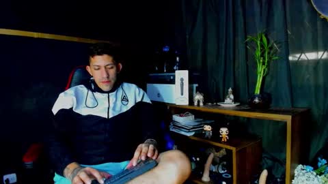 naider_1 online show from March 24, 4:39 am