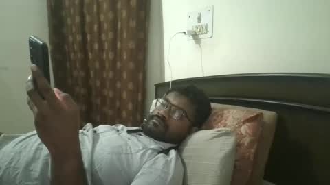 NAIRANANDU28 online show from April 13, 8:03 pm