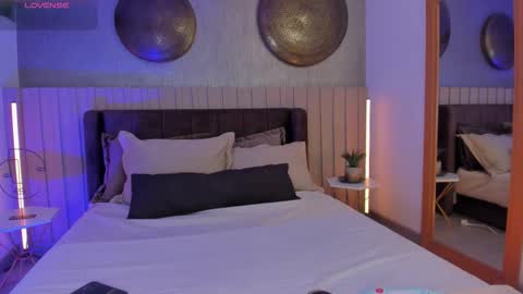 Naisha Ford online show from November 14, 2:54 am