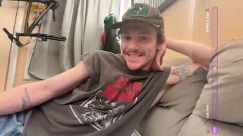 Snapshot of nakedboi420 chatting on March 1, 4:53 pm mid-west guy living on the east coast trying to figure out where to go next online show from March 1, 4:53 pm