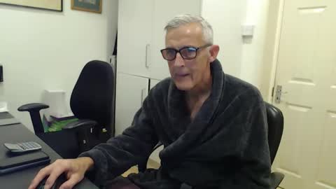 Snapshot of nakedcarpenteruk chatting on December 20, 2:24 pm nakedcarpenteruk online show from December 20, 2:24 pm