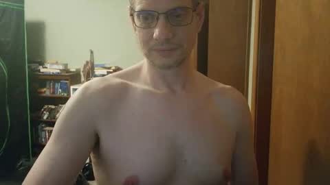 Snapshot of nakedcav chatting on April 29, 10:16 pm NakedClown online show from April 29, 10:16 pm