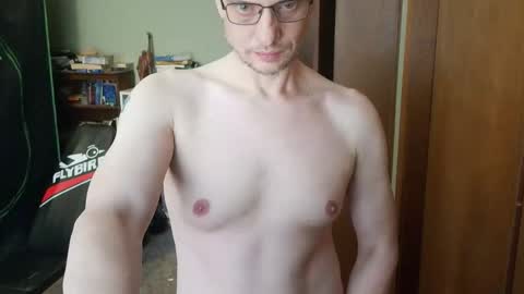 Snapshot of nakedcav chatting on May 1, 9:08 pm NakedClown online show from May 1, 9:08 pm
