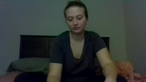 Snapshot of nakedmomma chatting on December 13, 3:49 am SianaBabe online show from December 13, 3:49 am