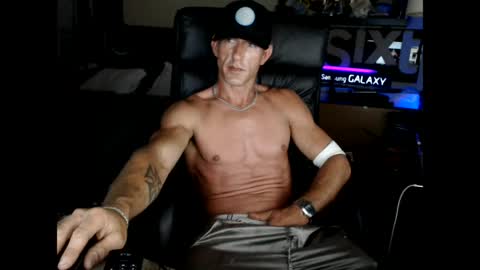 nakedoutsdeurwndw online show from April 19, 1:27 am