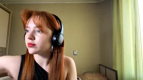 Snapshot of nakitawiggin chatting on February 14, 9:06 am Luna online show from February 14, 9:06 am