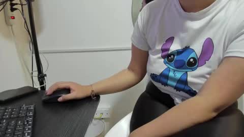 Snapshot of nala_rouge chatting on March 23, 3:43 am Nala online show from March 23, 3:43 am