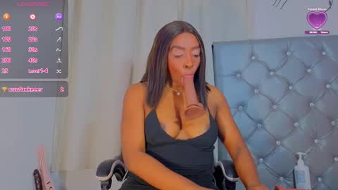 Snapshot of nalajoyce chatting on November 7, 1:27 am nalajoyce online show from November 7, 1:27 am