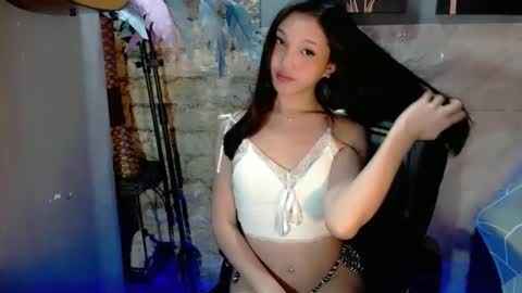 Snapshot of nami_kisser chatting on April 25, 5:43 am Nami online show from April 25, 5:43 am