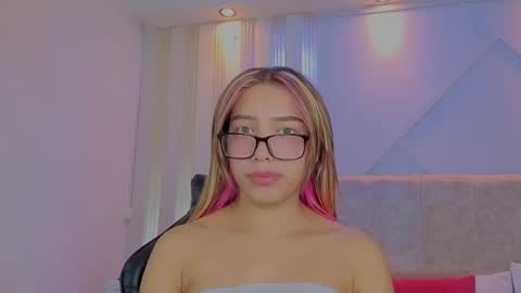 nami_sweet_ online show from September 25, 3:21 am