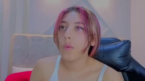 nami_sweet_ online show from October 12, 2:16 pm