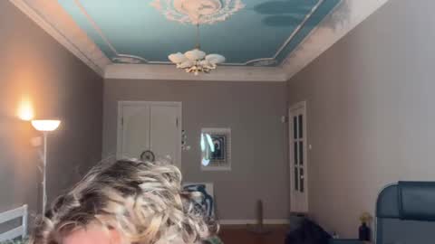 Snapshot of namiraaxel chatting on February 22, 10:42 pm Georges online show from February 22, 10:42 pm