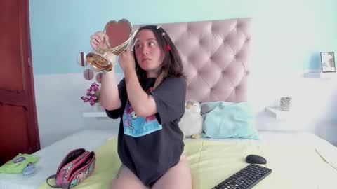 nana_s online show from November 17, 4:46 pm