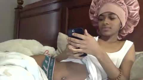 nanaonn online show from February 2, 3:22 pm