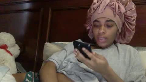 nanaonn online show from February 4, 4:02 pm