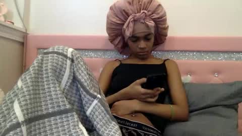 nanaonn online show from March 3, 3:29 pm