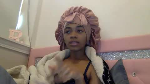 nanaonn online show from March 6, 3:41 pm